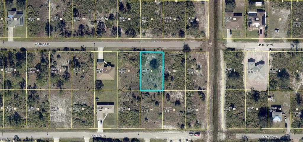 2805 45th ST W LEHIGH ACRES, FL 33971