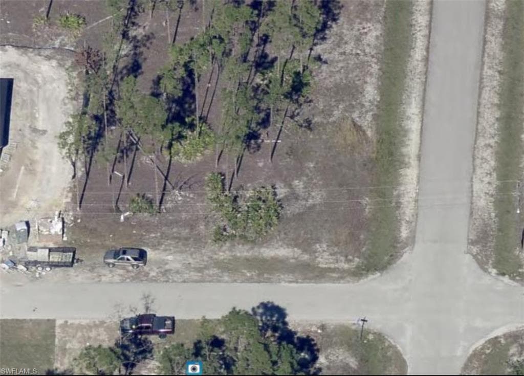 907 E 13th ST LEHIGH ACRES, FL 33972