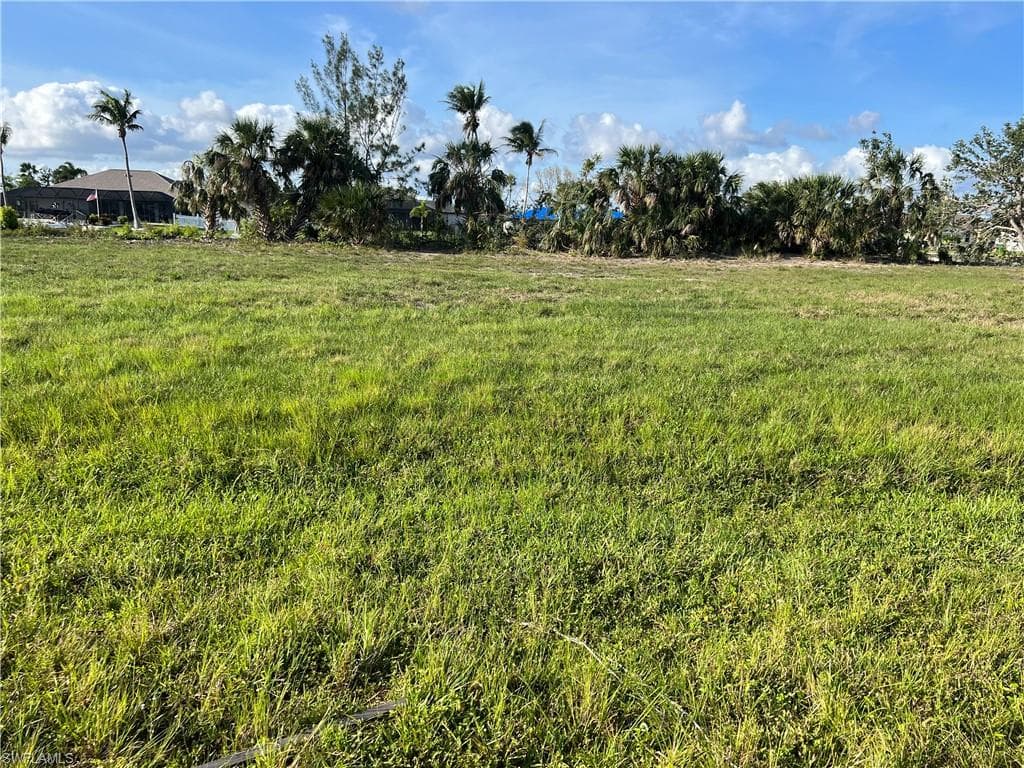 2732 SW 1st TER CAPE CORAL, FL 33991