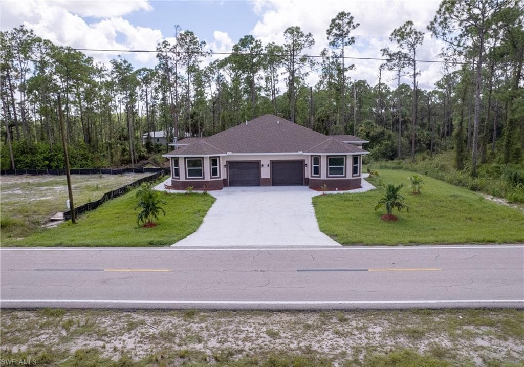 405/407 W 12th ST LEHIGH ACRES, FL 33972