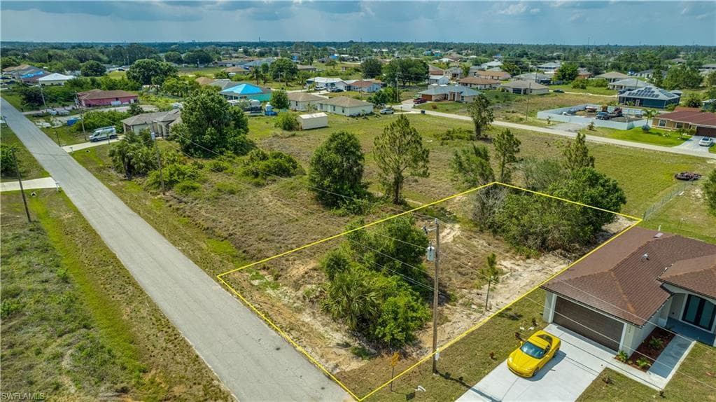 3902 11th ST SW LEHIGH ACRES, FL 33976