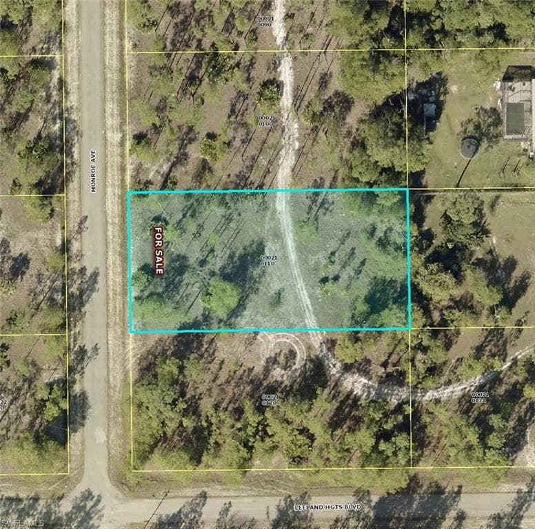 102 Monroe AVE LEHIGH ACRES, FL 33936