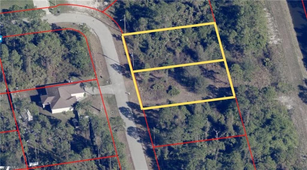 567 Aspen AVE S LEHIGH ACRES, FL 33974