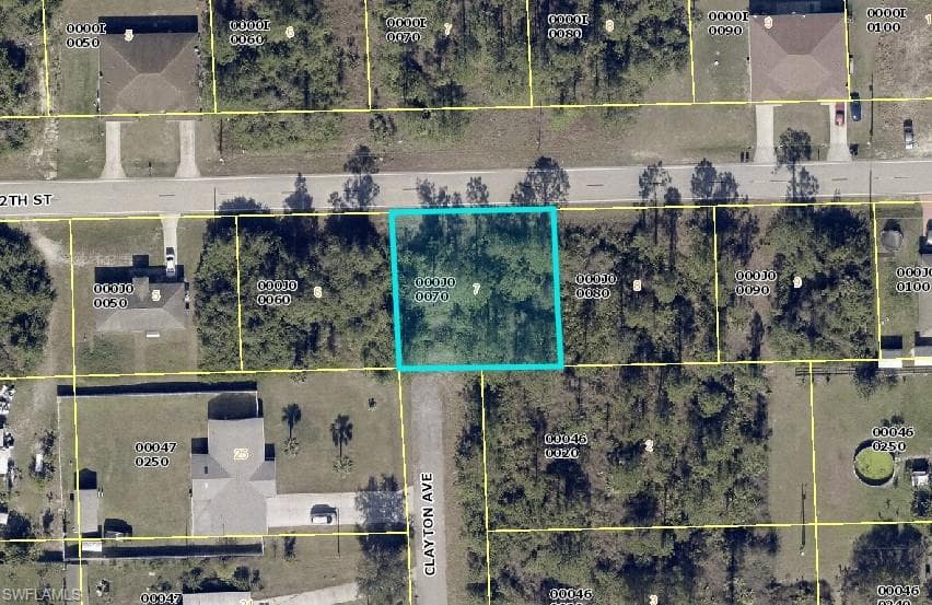 200 E 12th ST LEHIGH ACRES, FL 33972