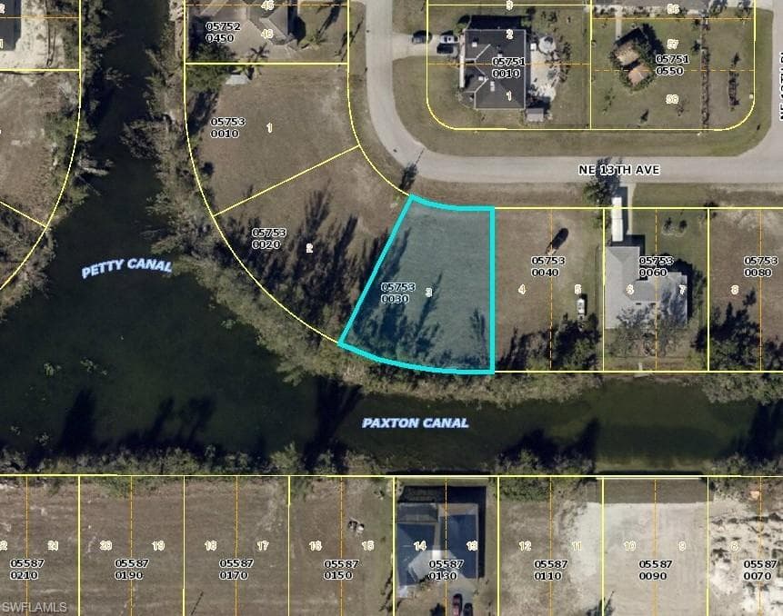 1302 NE 37th ST CAPE CORAL, FL 33909