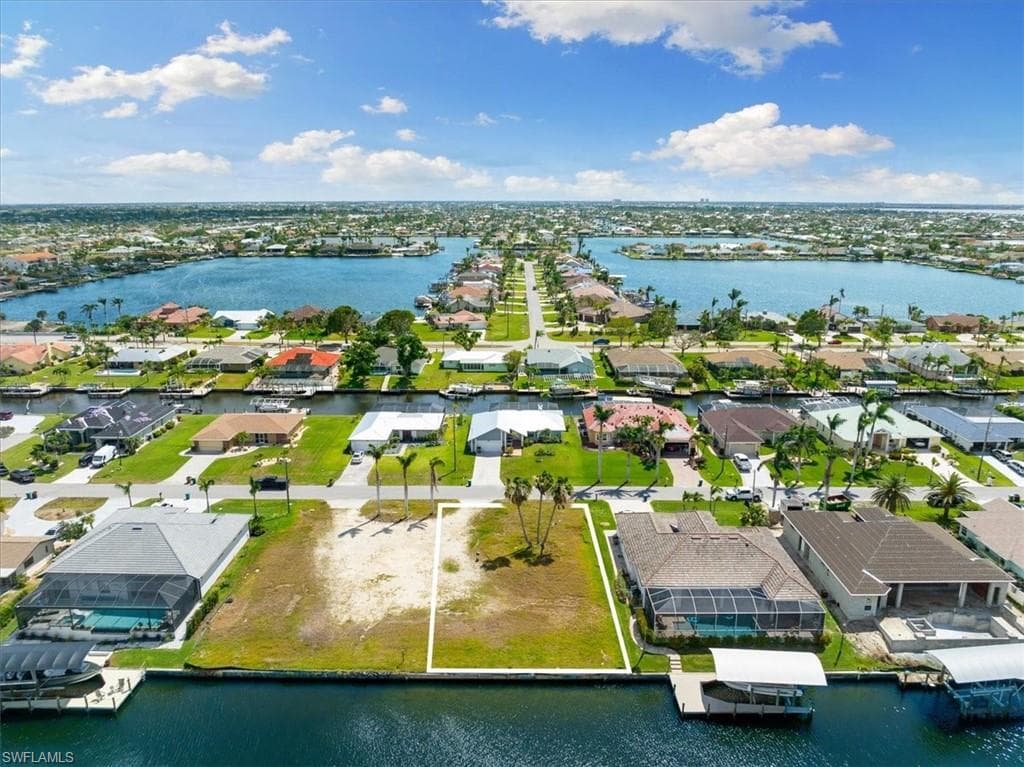 4922 SW 8th PL CAPE CORAL, FL 33914