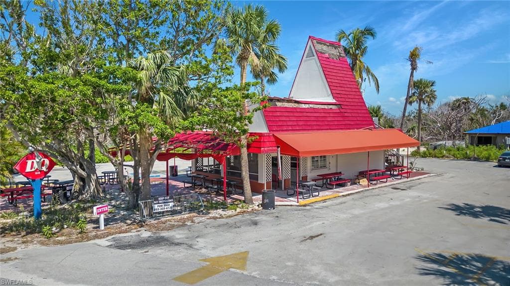 1046/1048/1090 Periwinkle WAY SANIBEL, FL 33957