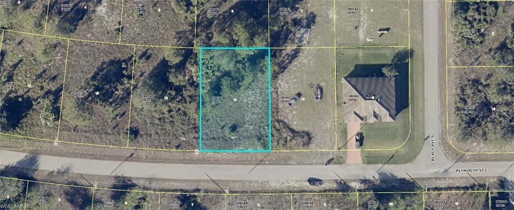 1033 Plymouth ST E LEHIGH ACRES, FL 33974
