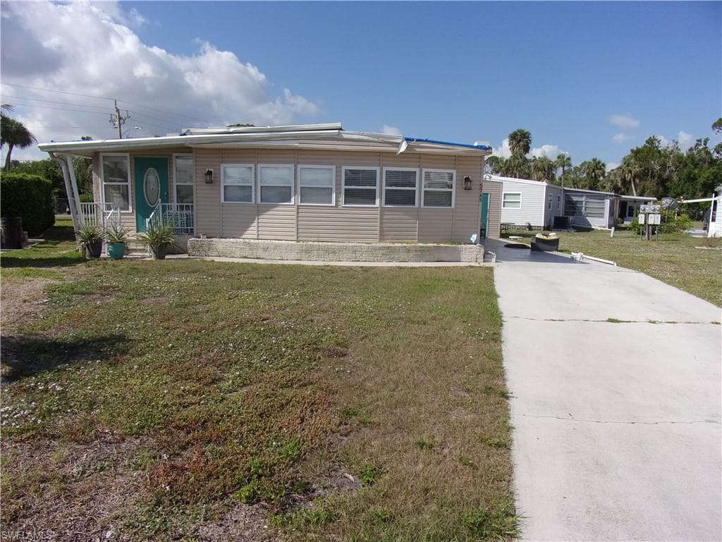 5745 Captain John Smith LOOP NORTH FORT MYERS, FL 33917