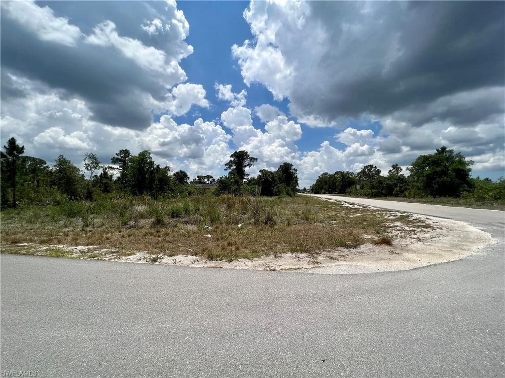 2919 11th ST W LEHIGH ACRES, FL 33971