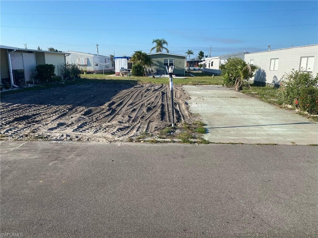 3318 Rainbow LN NORTH FORT MYERS, FL 33903