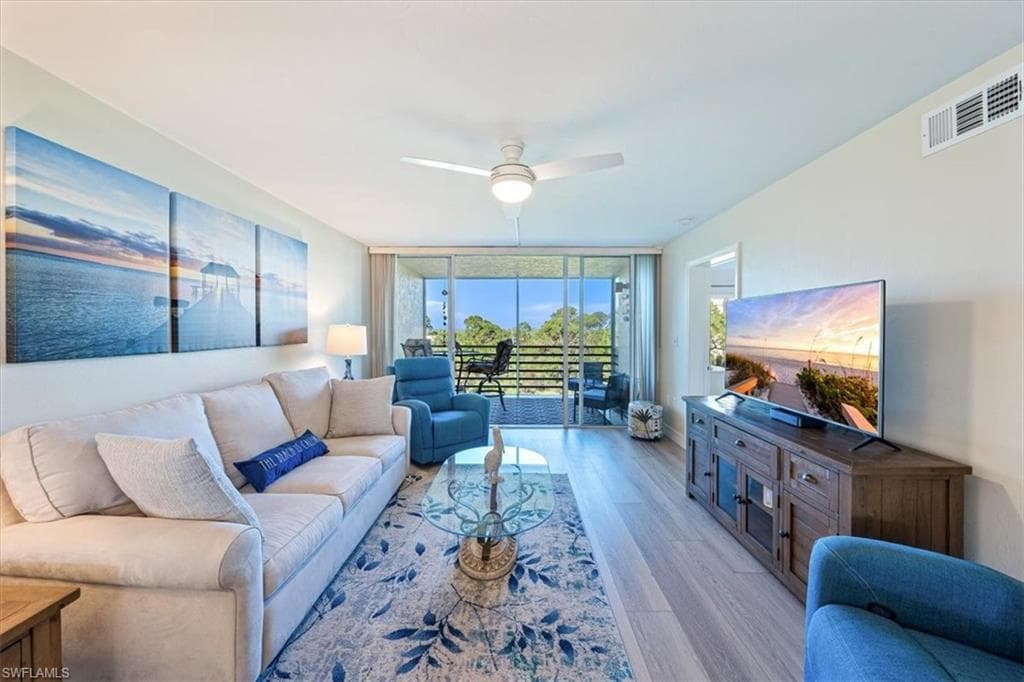 15161 Cedarwood LN 1505 NAPLES, FL 34110