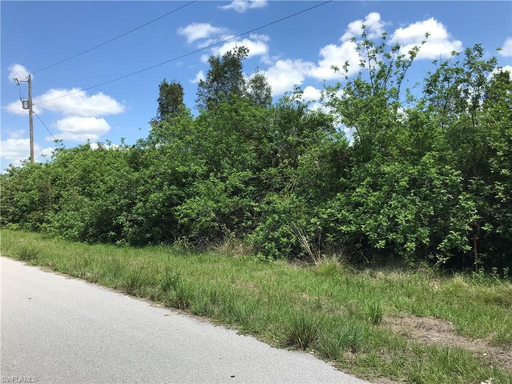 912-914 Ainsworth ST W LEHIGH ACRES, FL 33974