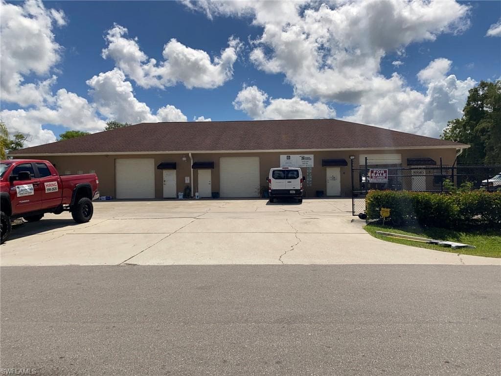 6300 Janes LN NAPLES, FL 34109