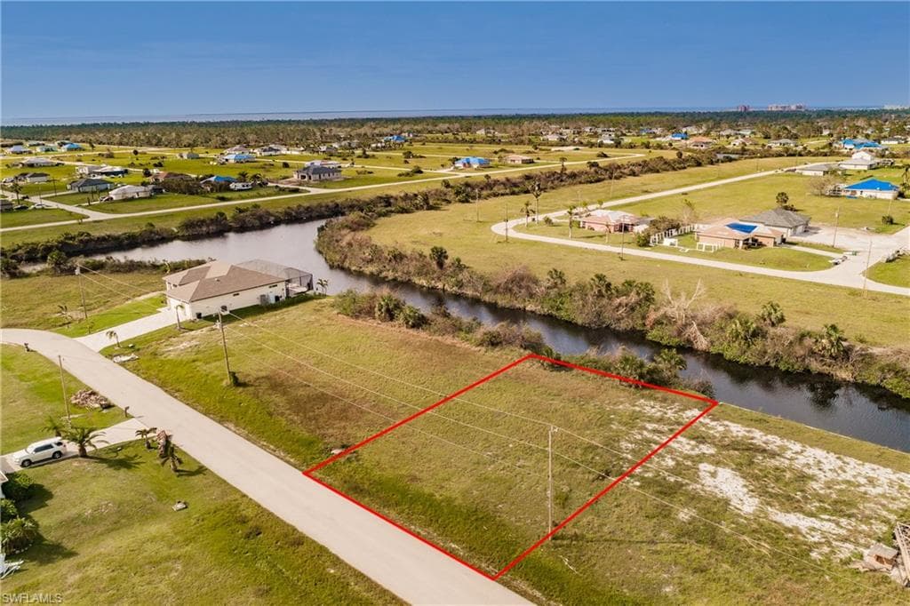 3613 NW 40th ST CAPE CORAL, FL 33993