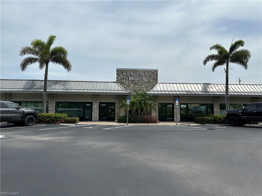 1033 5th AVE N C-12 NAPLES, FL 34102