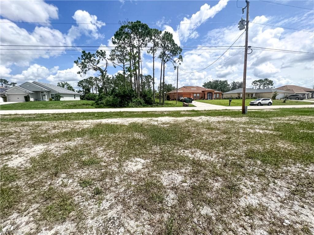 1702 44th TER CAPE CORAL, FL 33909