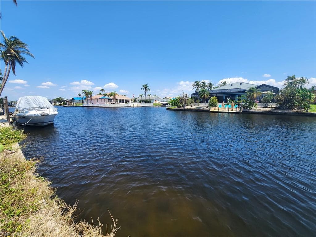 4611 SW 5th PL CAPE CORAL, FL 33914
