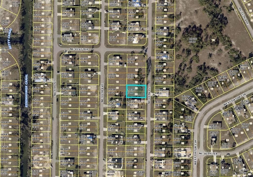 4032 NE 10th PL CAPE CORAL, FL 33909