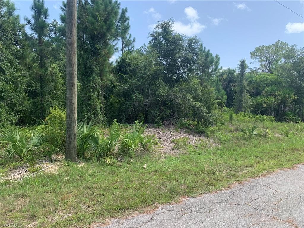 3207 E 15th ST LEHIGH ACRES, FL 33972