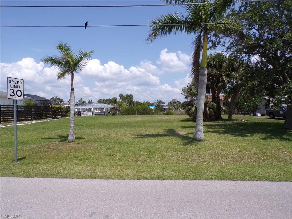 2830 Larkspur DR PUNTA GORDA, FL 33950