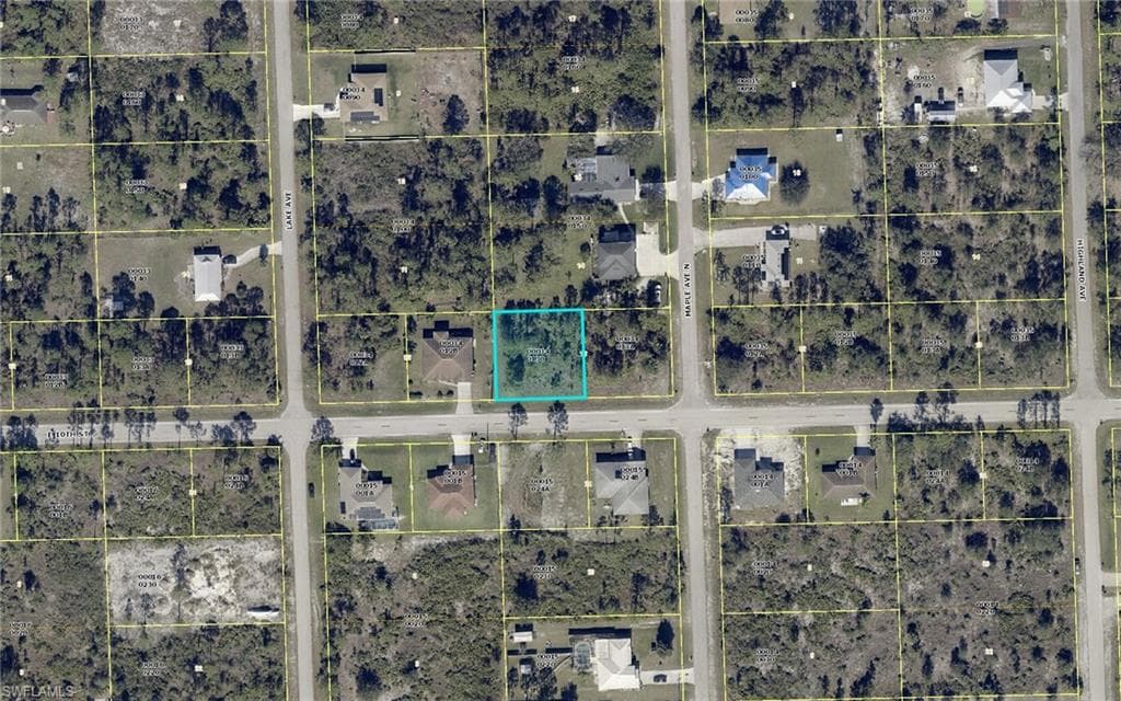905 10th ST LEHIGH ACRES, FL 33972