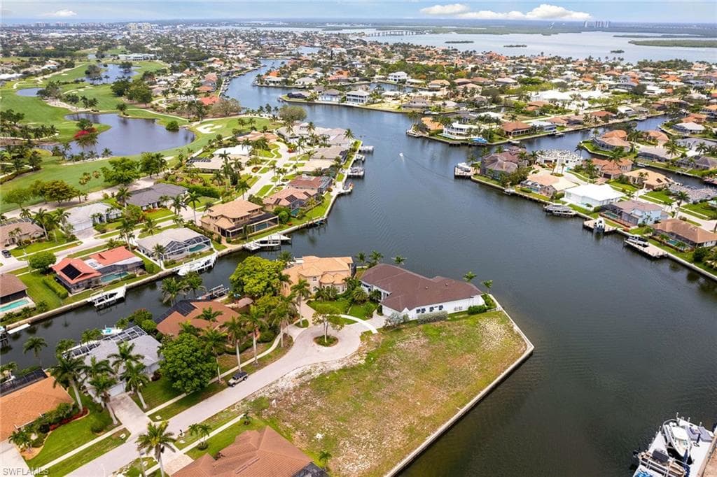 1575 Buccaneer CT MARCO ISLAND, FL 34145