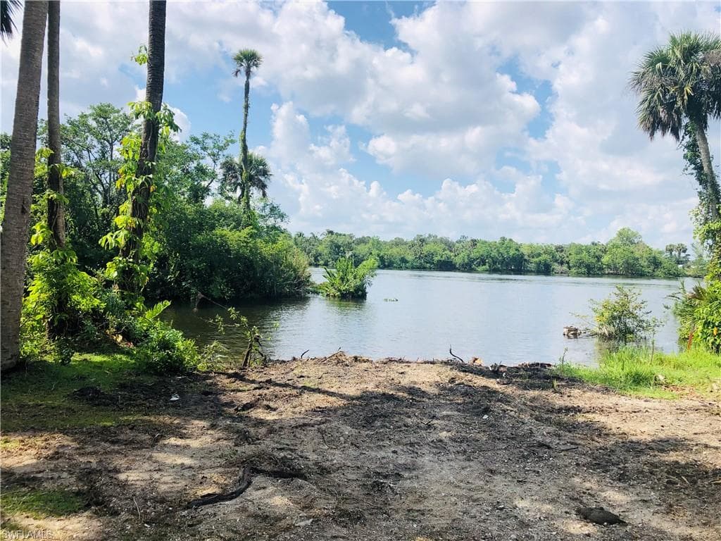 17720 Caloosa RD ALVA, FL 33920