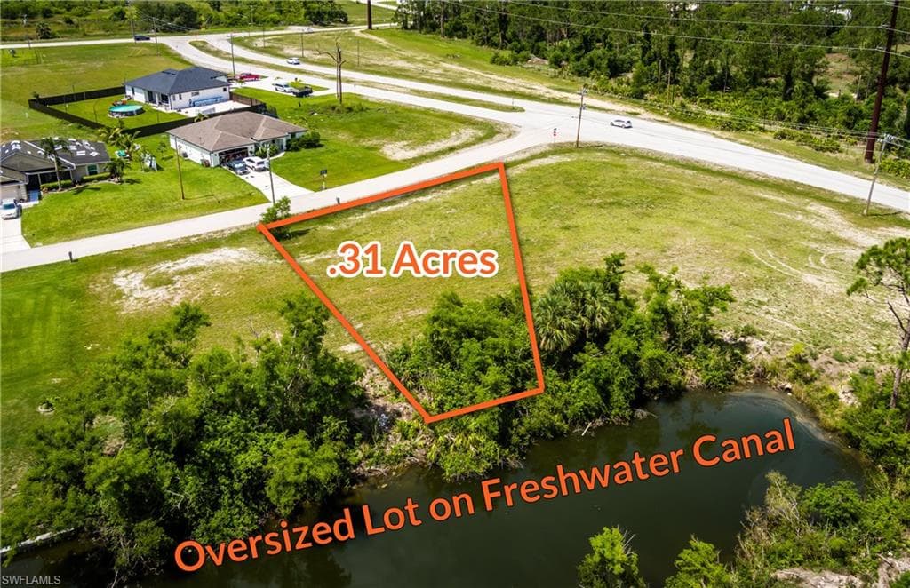 803 32nd TER CAPE CORAL, FL 33909