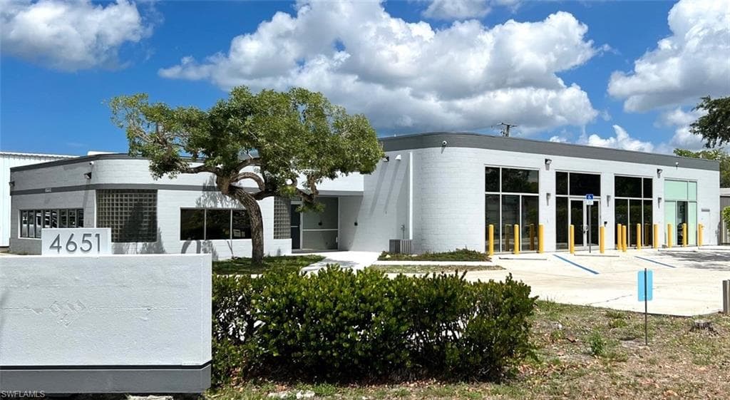 4651 Mercantile AVE NAPLES, FL 34104