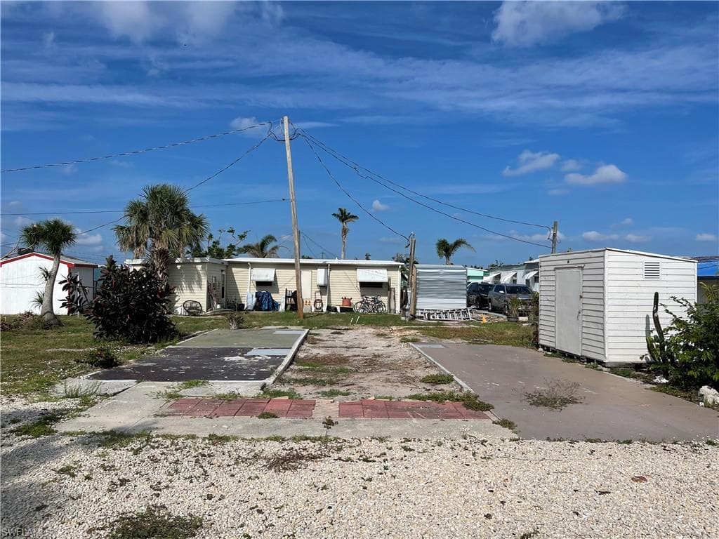 4920 FLAMINGO DR ST. JAMES CITY, FL 33956