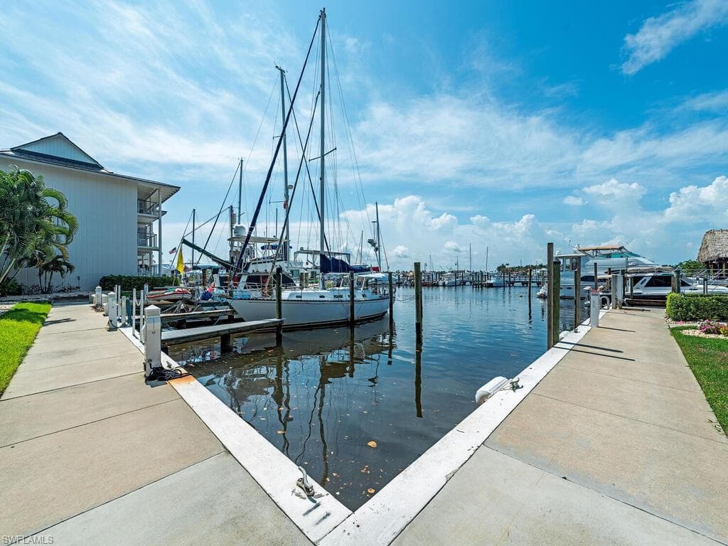 900 Broad AVE S NAPLES, FL 34102