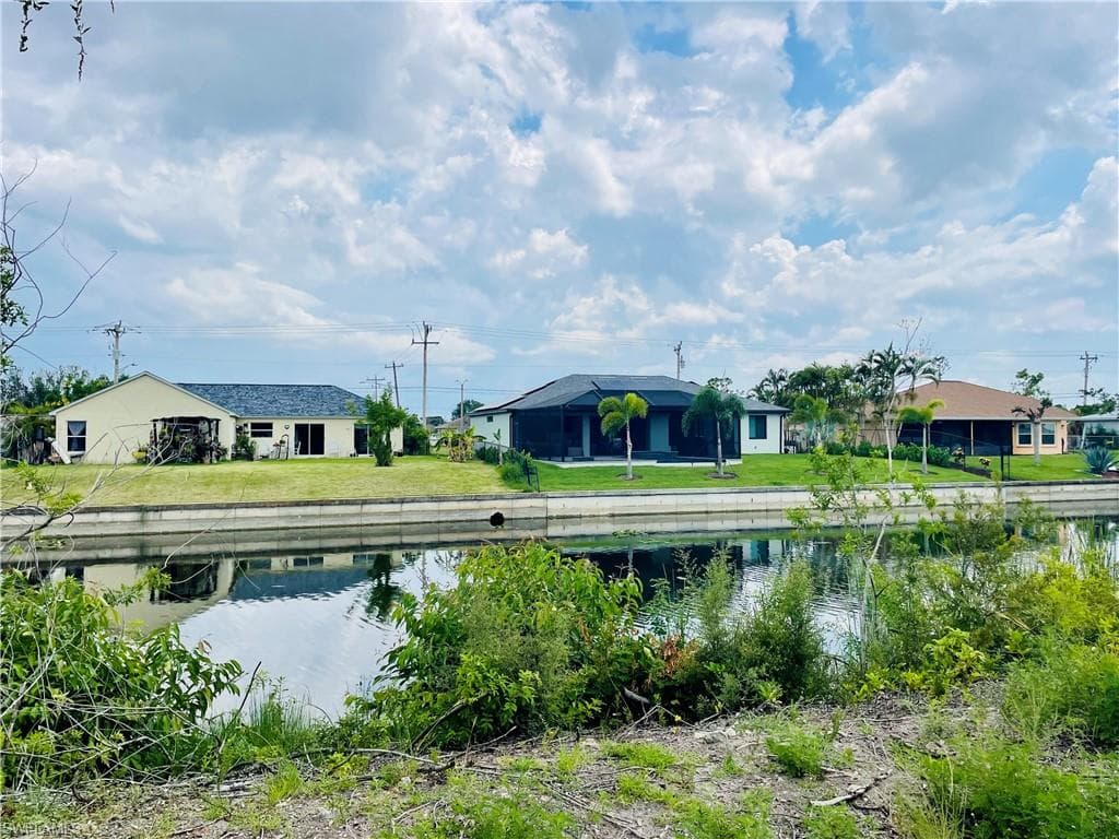 326 SW 31st TER CAPE CORAL, FL 33914