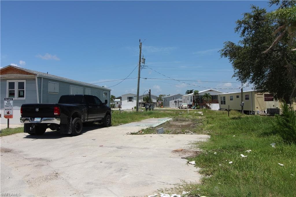 82 Emily LN FORT MYERS BEACH, FL 33931