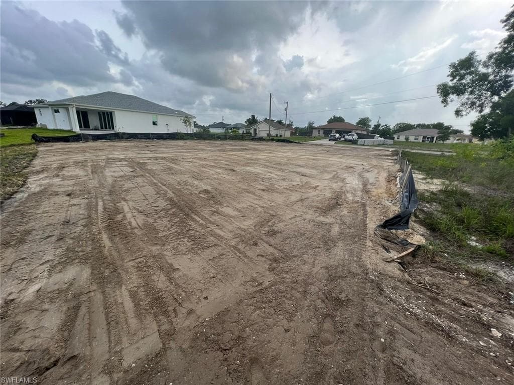 139 SW 10th AVE CAPE CORAL, FL 33991