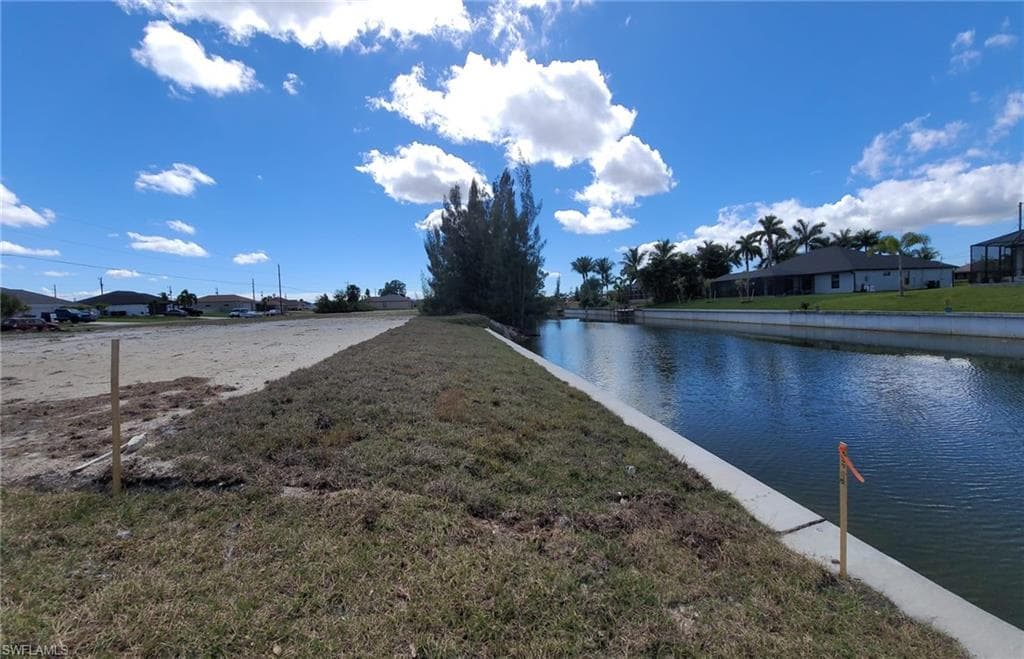 30 NW 13th PL CAPE CORAL, FL 33993