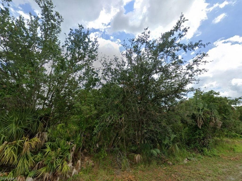 810 Highland AVE LEHIGH ACRES, FL 33972