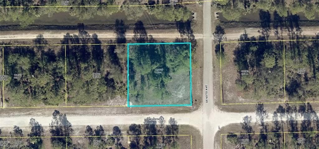 800 W 18th ST LEHIGH ACRES, FL 33972
