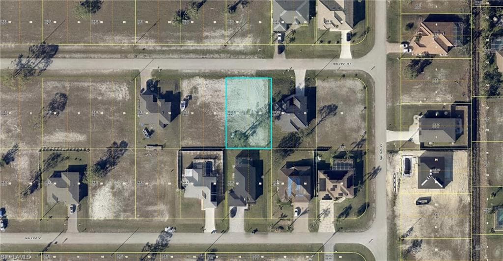 2608 21st TER CAPE CORAL, FL 33993
