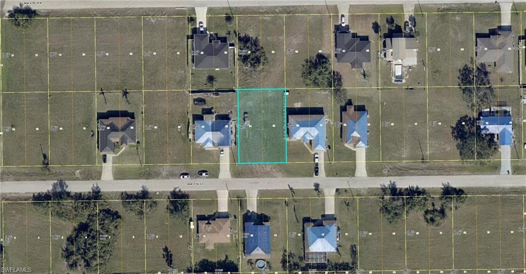 2625 9th ST CAPE CORAL, FL 33993