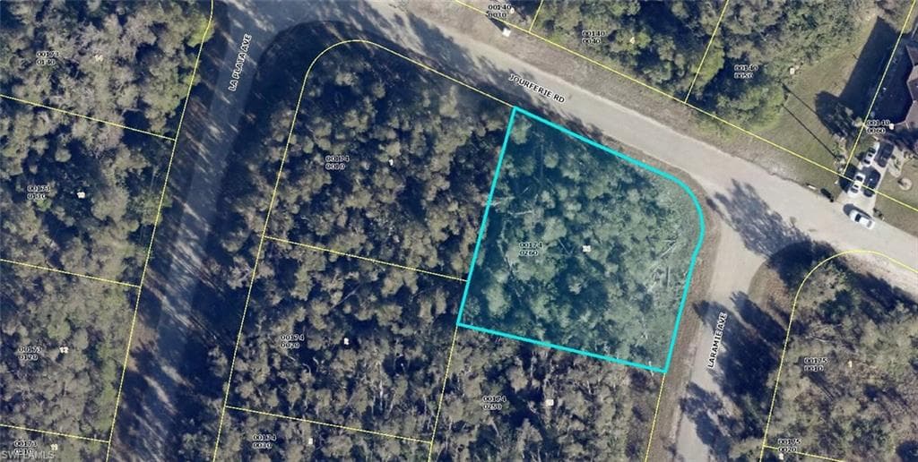 712 Laramie AVE LEHIGH ACRES, FL 33974