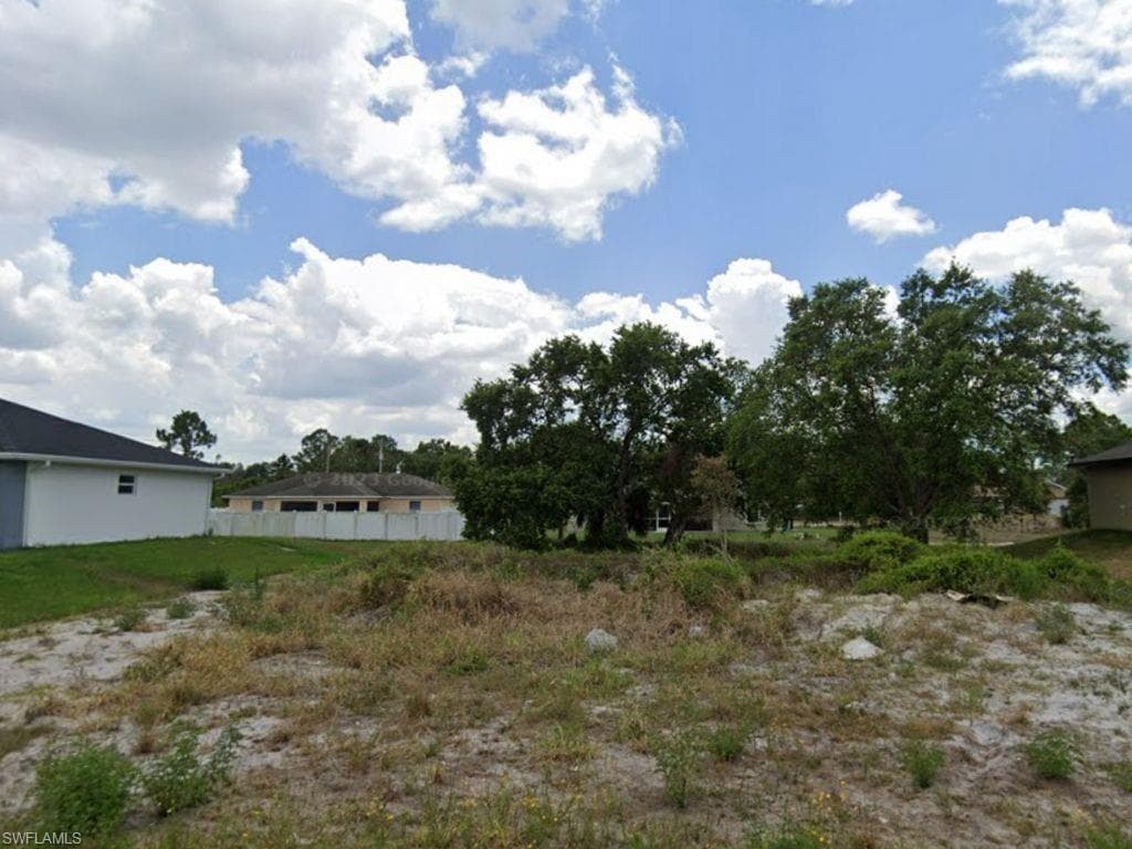 2505 50th ST SW LEHIGH ACRES, FL 33976
