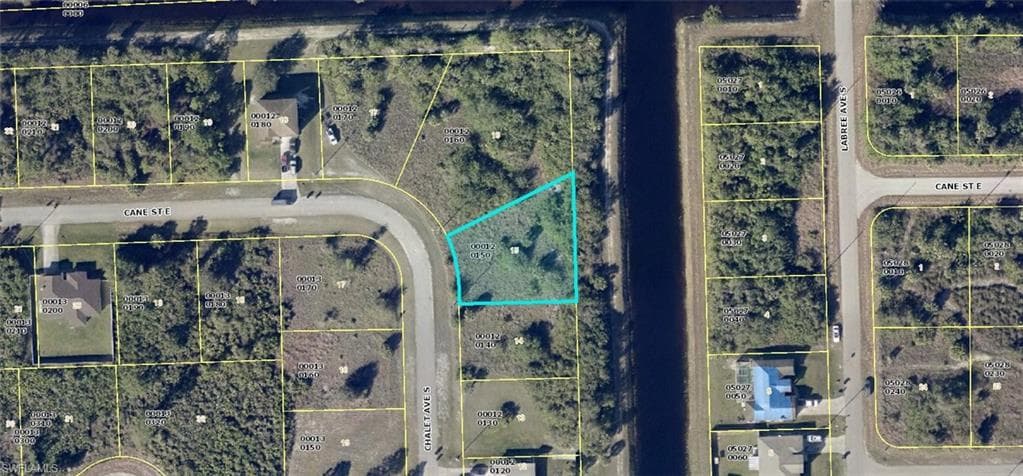 359 Chalet AVE S LEHIGH ACRES, FL 33974
