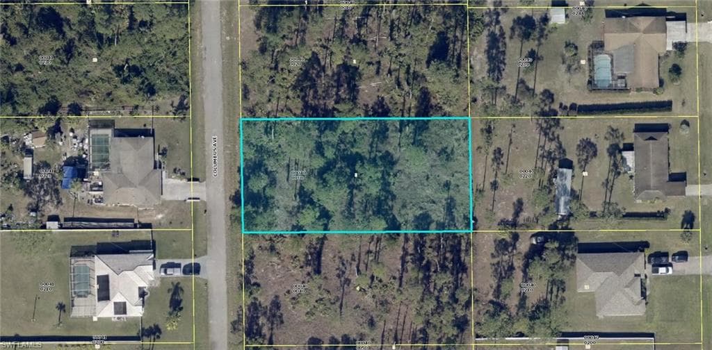 718 Columbus AVE LEHIGH ACRES, FL 33972