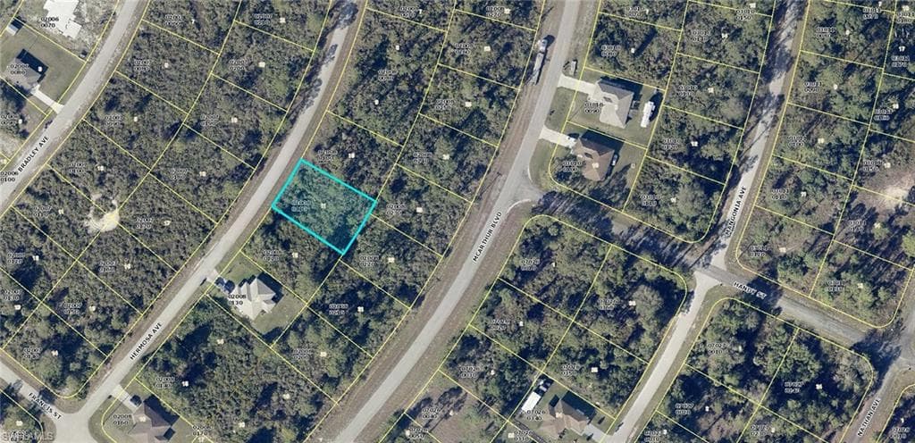 325 Hermosa AVE LEHIGH ACRES, FL 33974