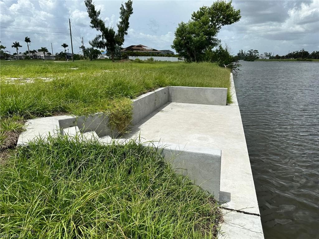1639 NW 32nd CT CAPE CORAL, FL 33993