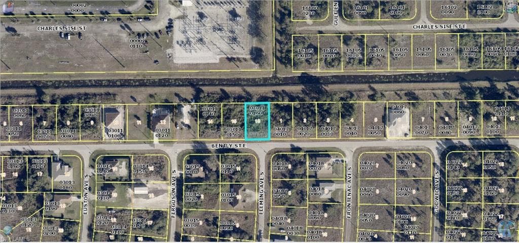 831 Bently ST E LEHIGH ACRES, FL 33974