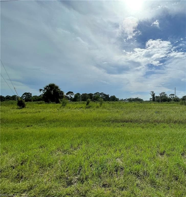 7021 Burma CIR LABELLE, FL 33935