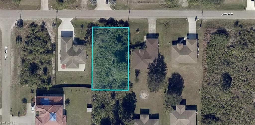 3303 8th ST W LEHIGH ACRES, FL 33971