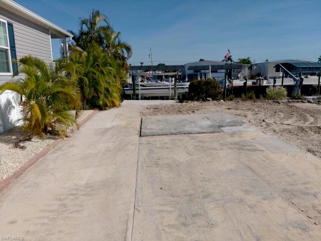 2960 Bowsprit LN ST. JAMES CITY, FL 33956